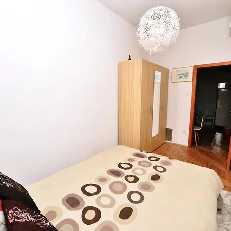 Centar Blizina Kastela I Splava Apartamento