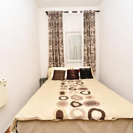 Centar Blizina Kastela I Splava Apartamento